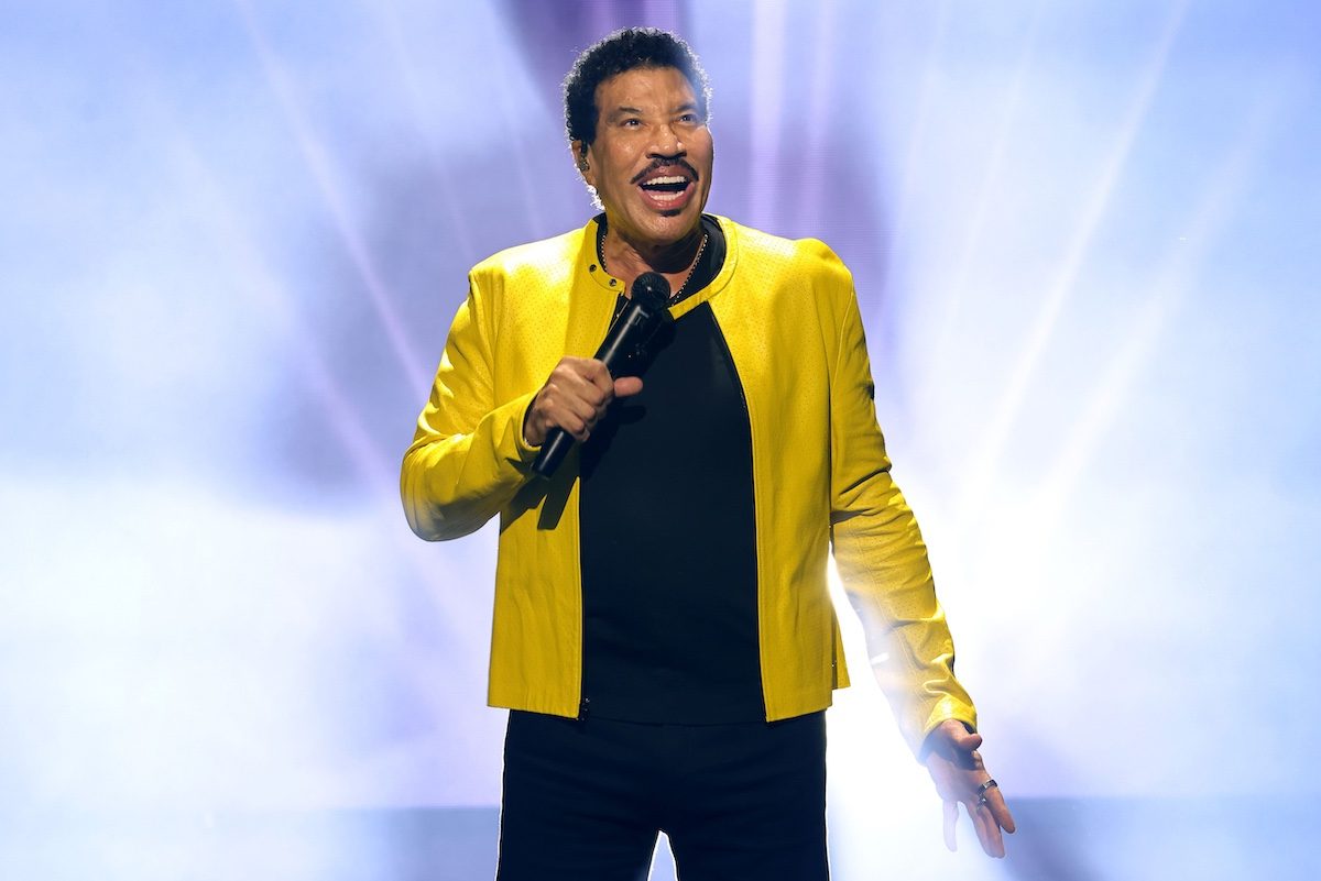 Lionel Richie ricoverato per un problema al cuore cancella il tour: è la terza volta in tre mesi