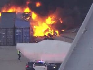 Elicottero televisivo precipita a Los Angeles durante le riprese: tre vittime
