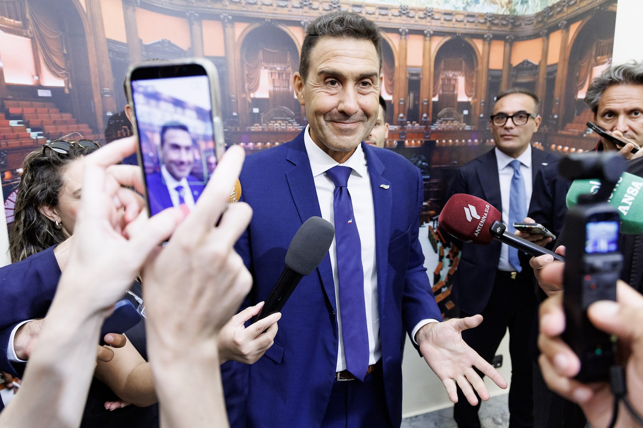 Sondaggi politici, Futuro Nazionale di Vannacci cresce di quasi mezzo punto in una settimana