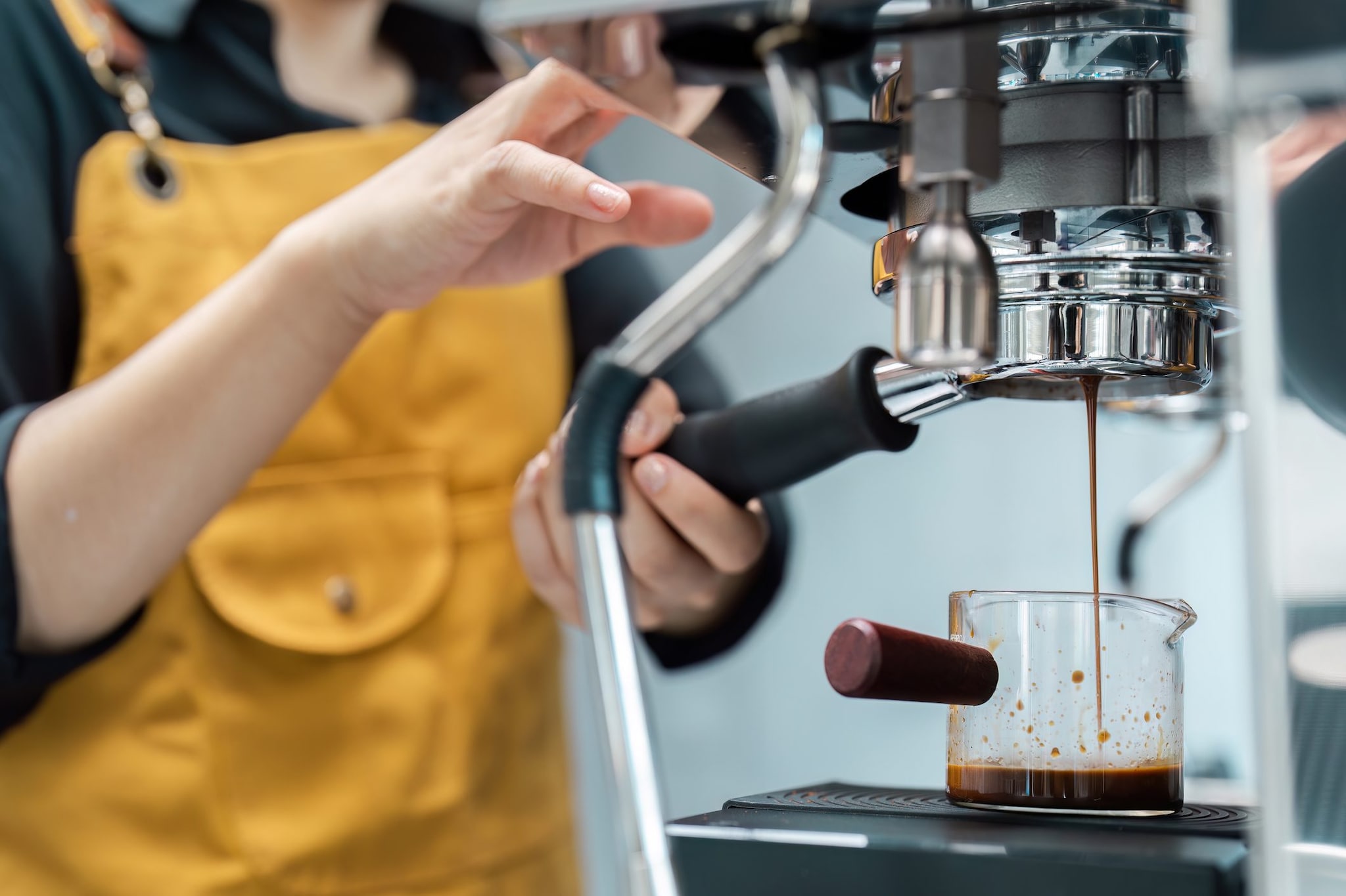 Torre Pellice, barista accusa collega di violenza in cantina: "Accetta o dico a mia moglie che non fai niente"