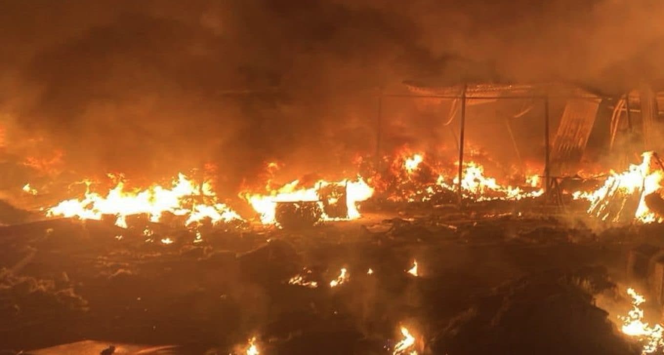 Ucraina, pesanti raid russi su Kiev dopo tre giorni di tregua: incendi in tutta la città, morti e feriti