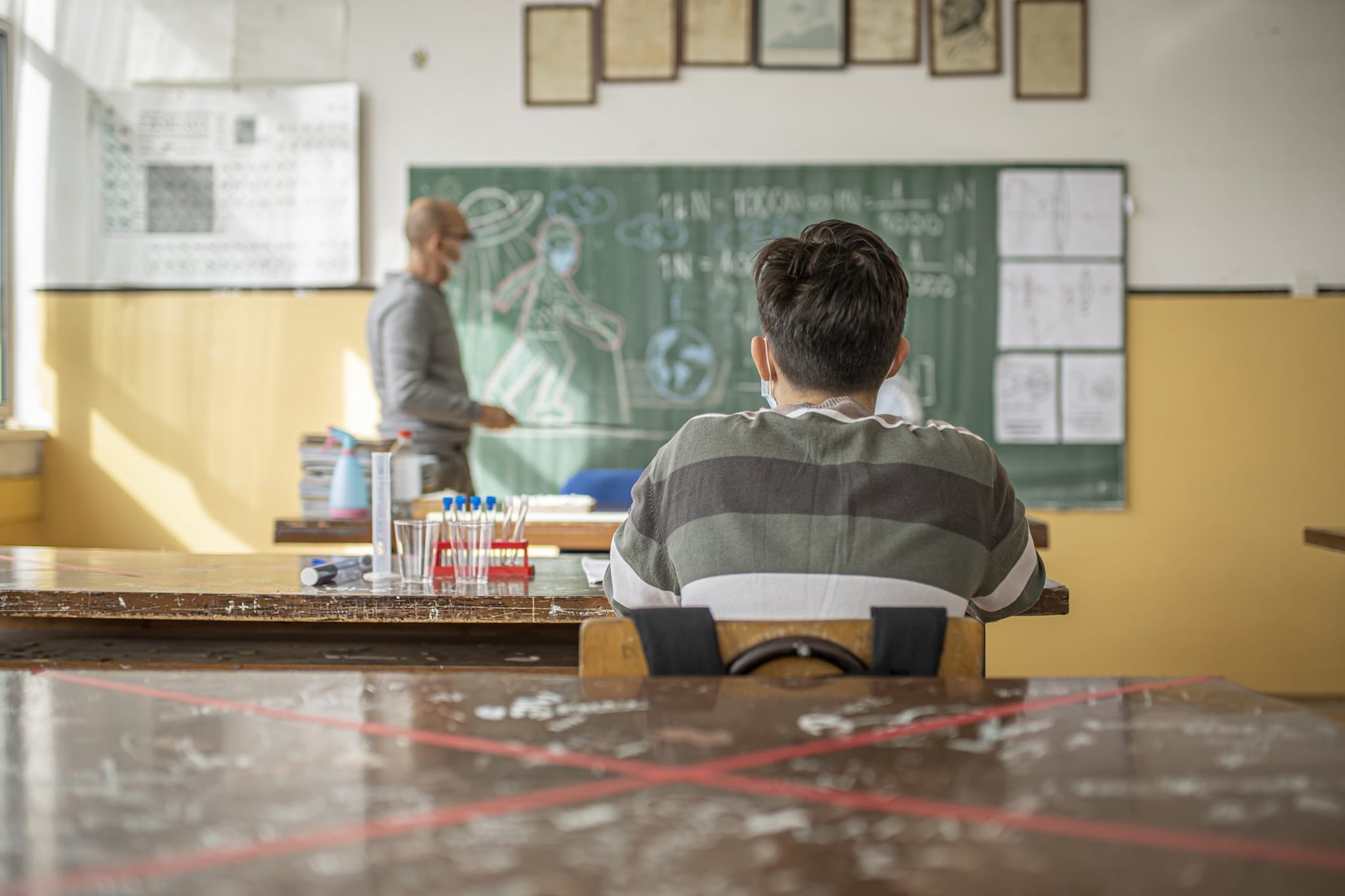 La denuncia dalla Sardegna: “Io sono rimasto senza cattedra e il bimbo a cui facevo sostegno senza prof”