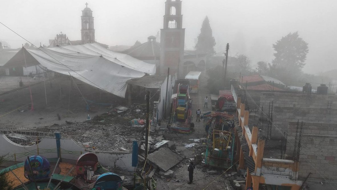 Messico, l'esplosione di un deposito di fuochi d'artificio durante una festa causa 10 morti e 64 feriti