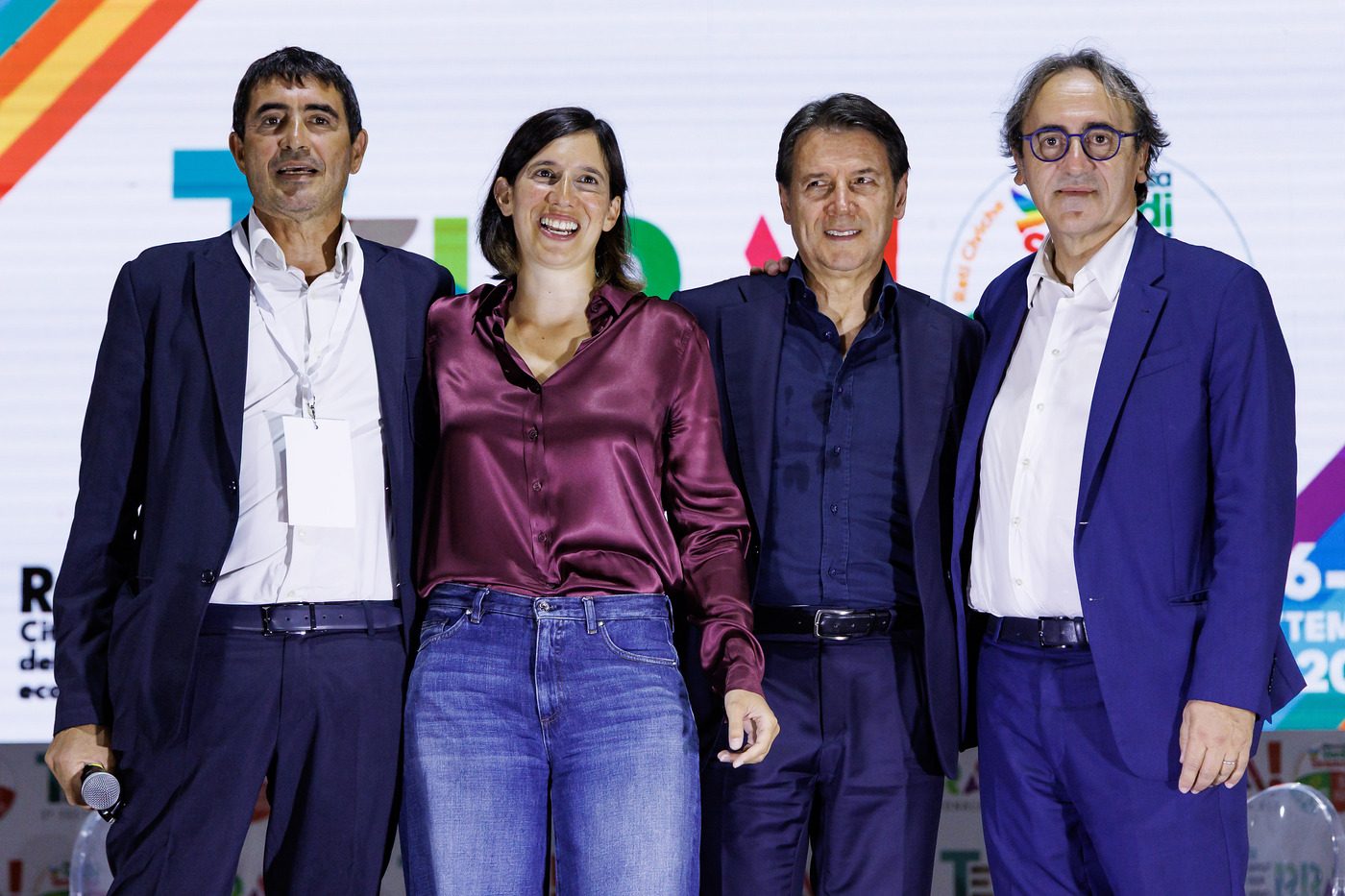 Verso lo scontro Schlein-Conte alle primarie, il leader M5s: "Non c'è più alternativa"