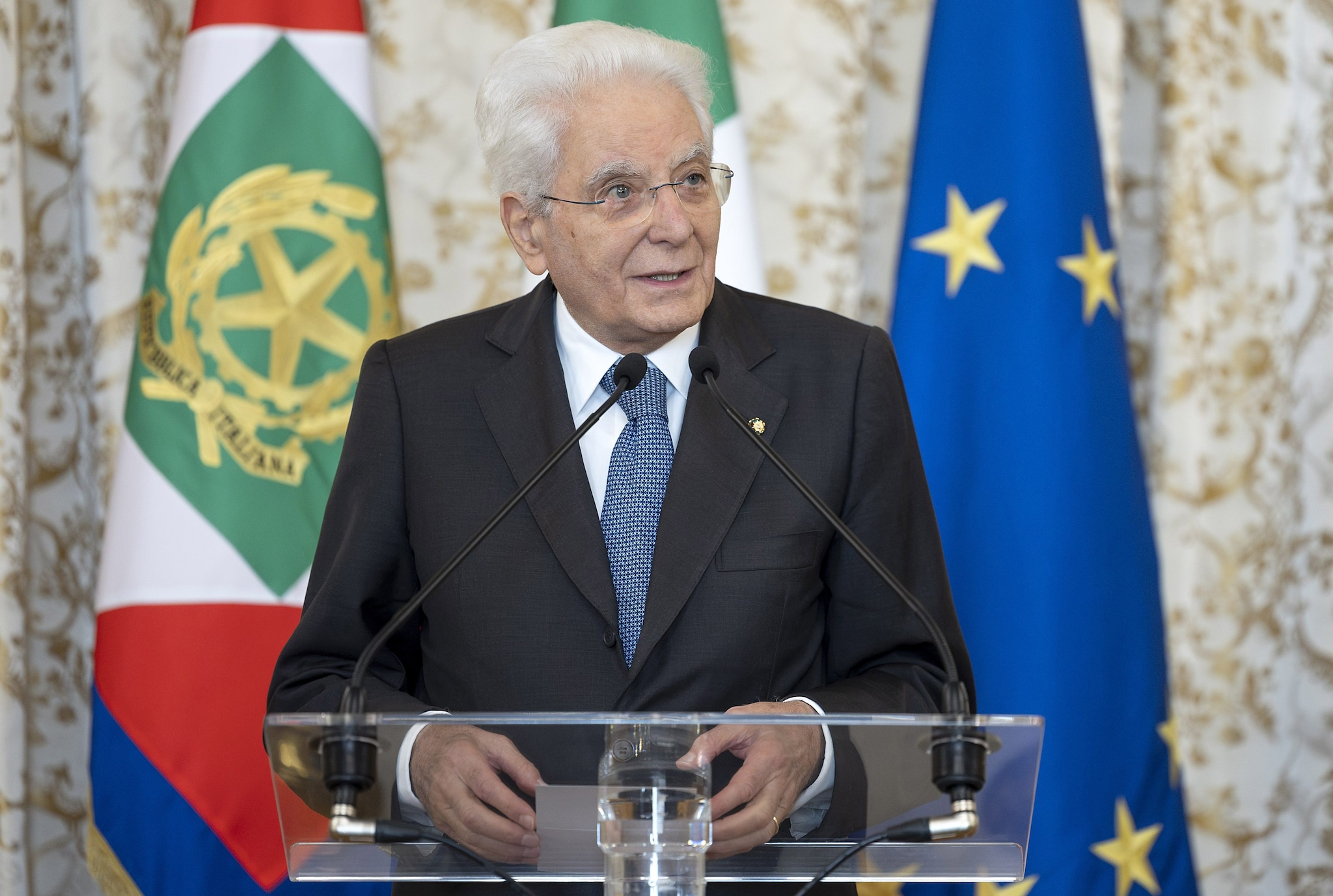 Mattarella: "La scuola è aperta a tutti, aiuta a non formare ghetti e a non alzare barriere"