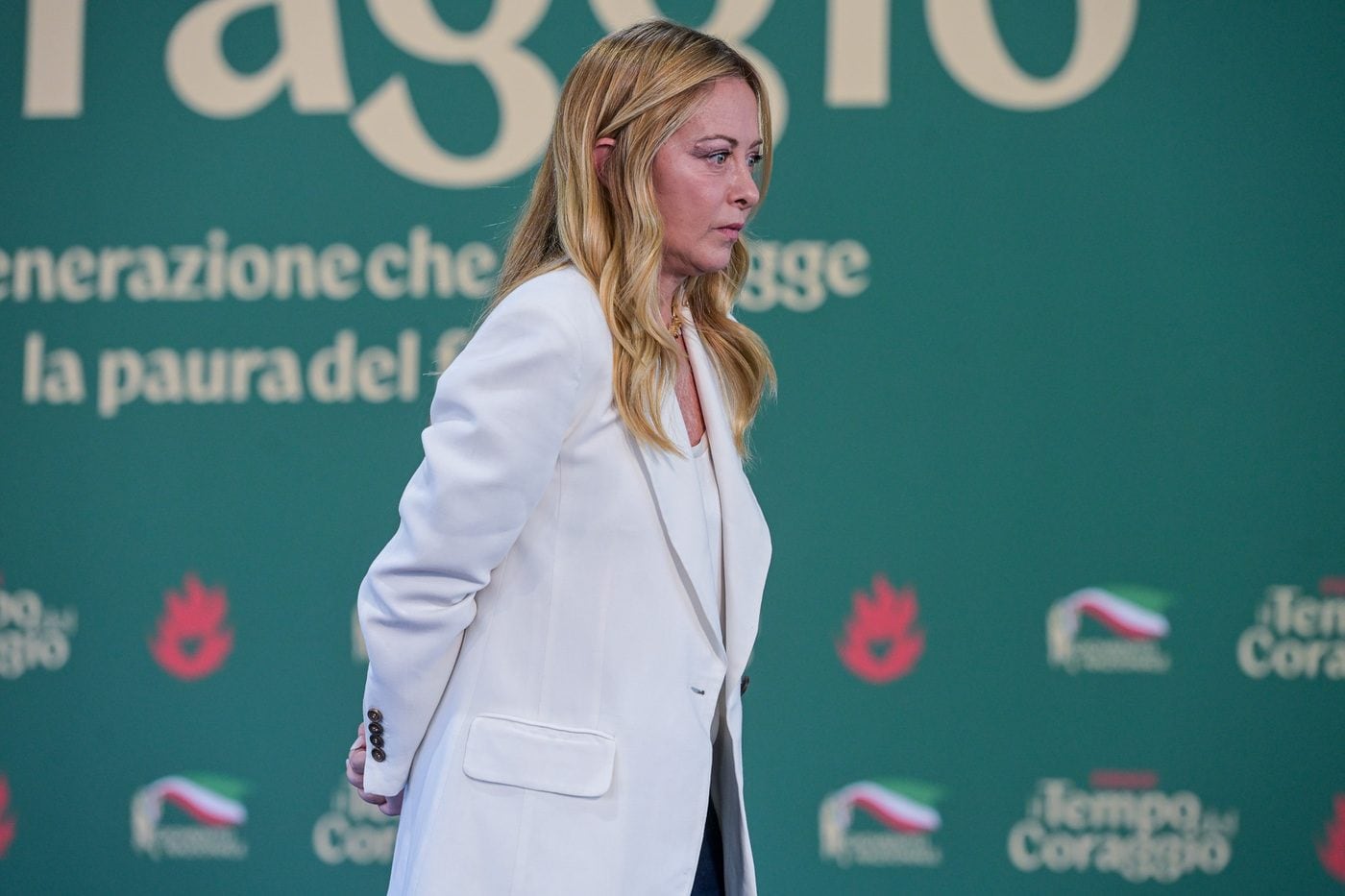 Meloni vuole riprendersi la destra e sfida Vannacci: “prima gli italiani” anche a scuola?