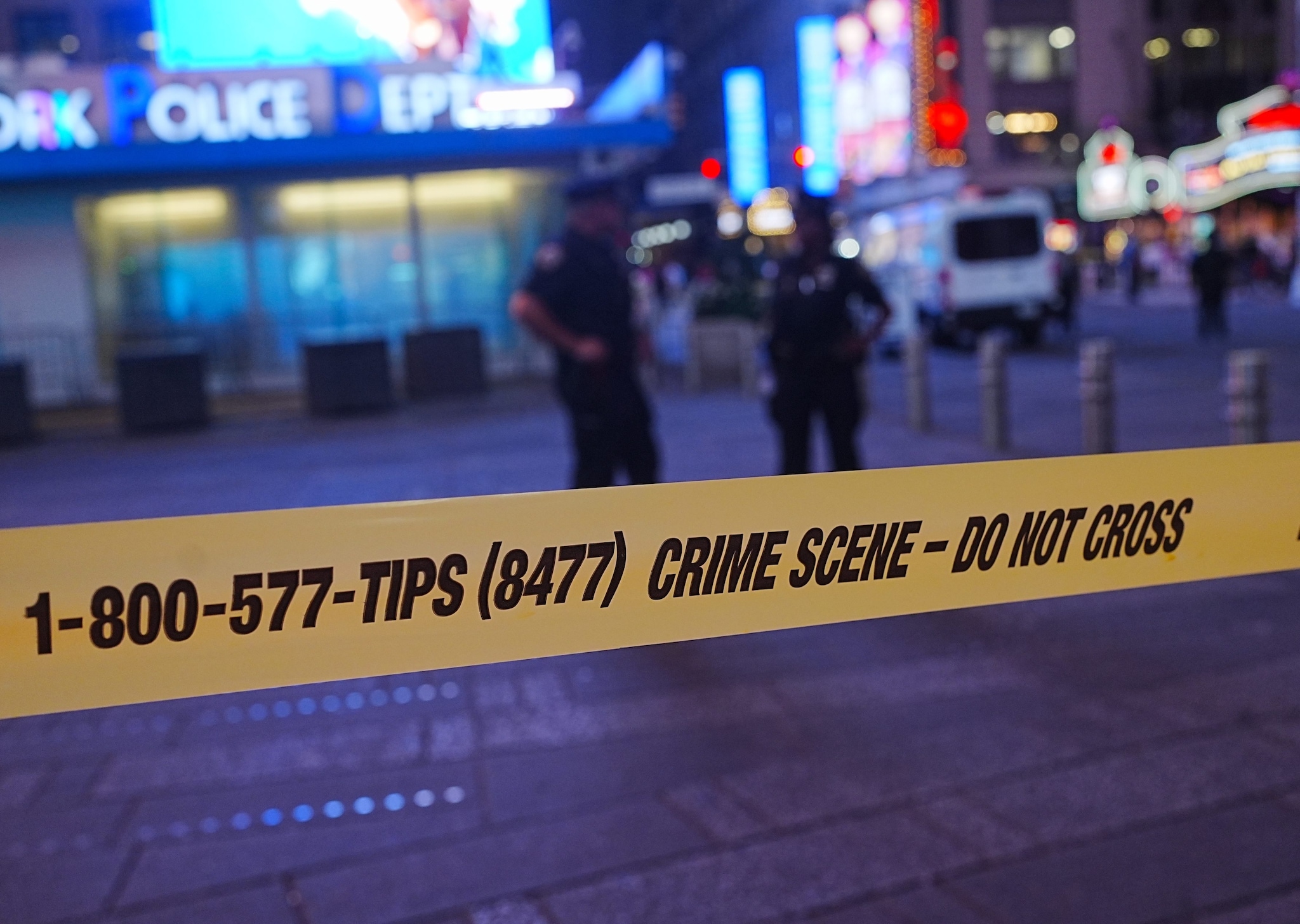 Due morti e tre feriti in una sparatoria di massa in un condominio di Minneapolis