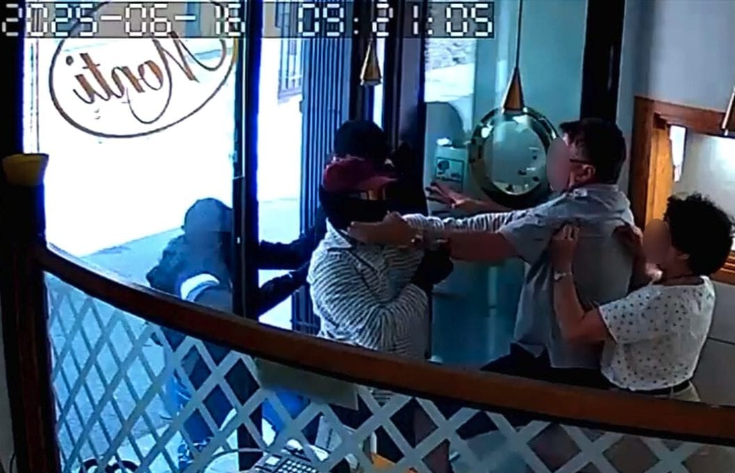 Rapina in gioielleria a Rimini, la moglie ferisce un bandito: arrestato dopo un anno grazie al Dna