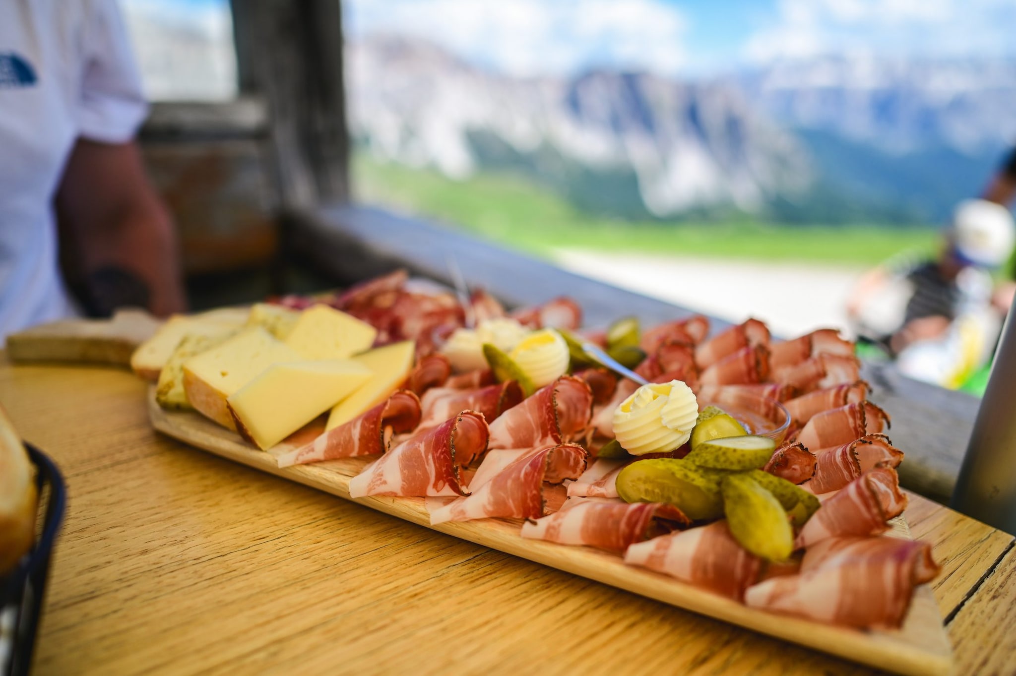 Rischio Listeria, richiamati pancetta affumicata e formaggio Brie: gli avvisi del Ministero della salute