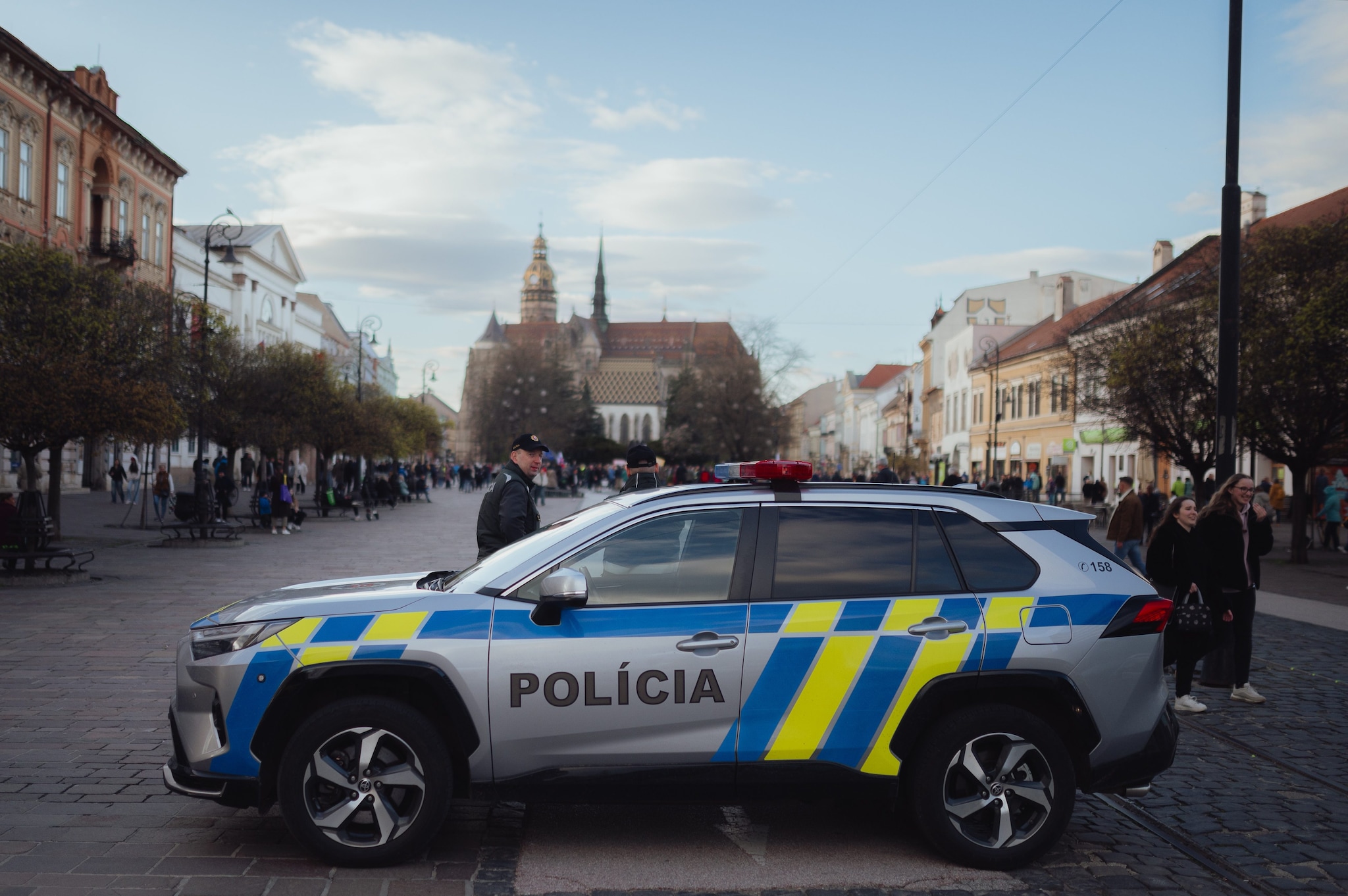 Slovacchia, studente di 13 anni accoltella a morte la maestra e ferisce gravemente un compagno