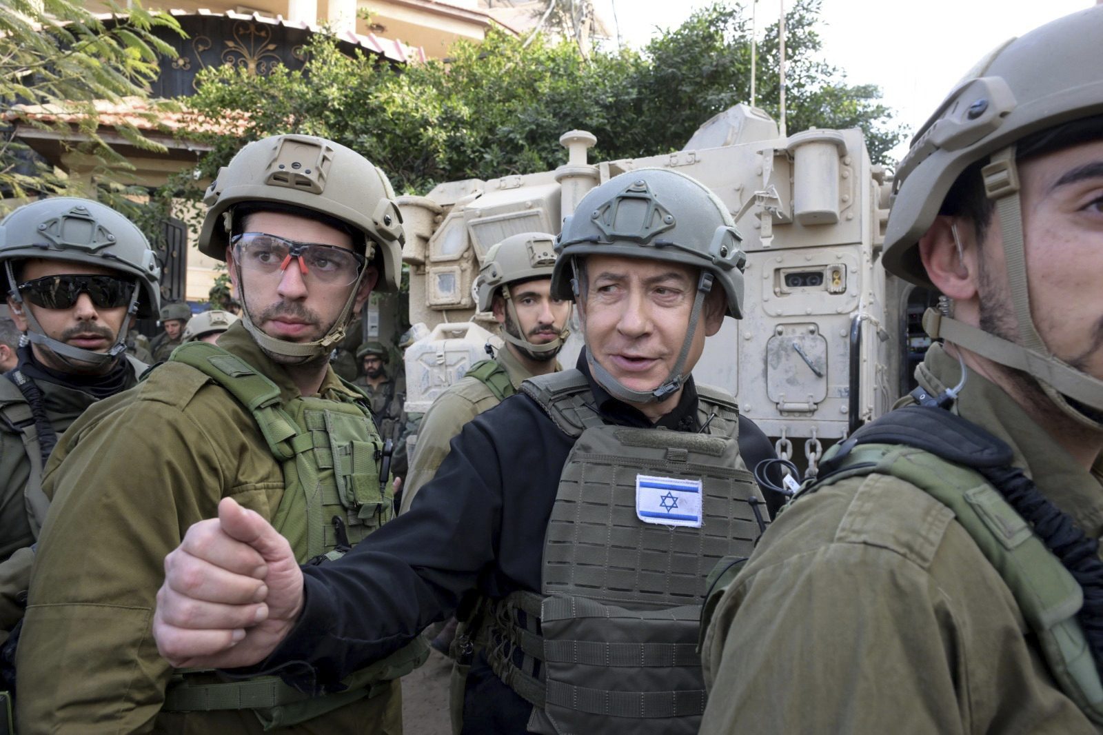 Cosa sapeva Netanyahu prima del 7 ottobre: i dossier dell’intelligence, i negoziati e il caso Shin Bet