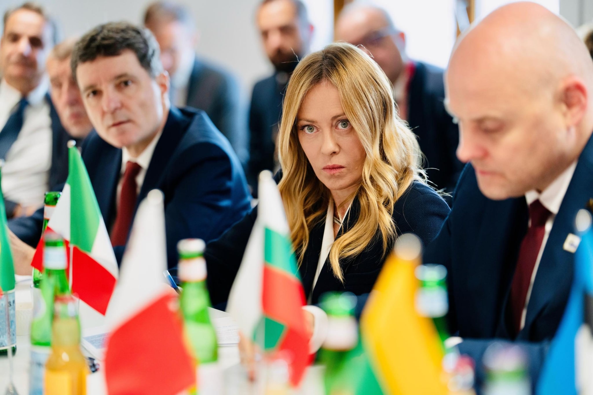 Al Consiglio europeo scontro su bilancio e caro energia, Meloni vuole flessibilità: perché l'Ue si è spaccata