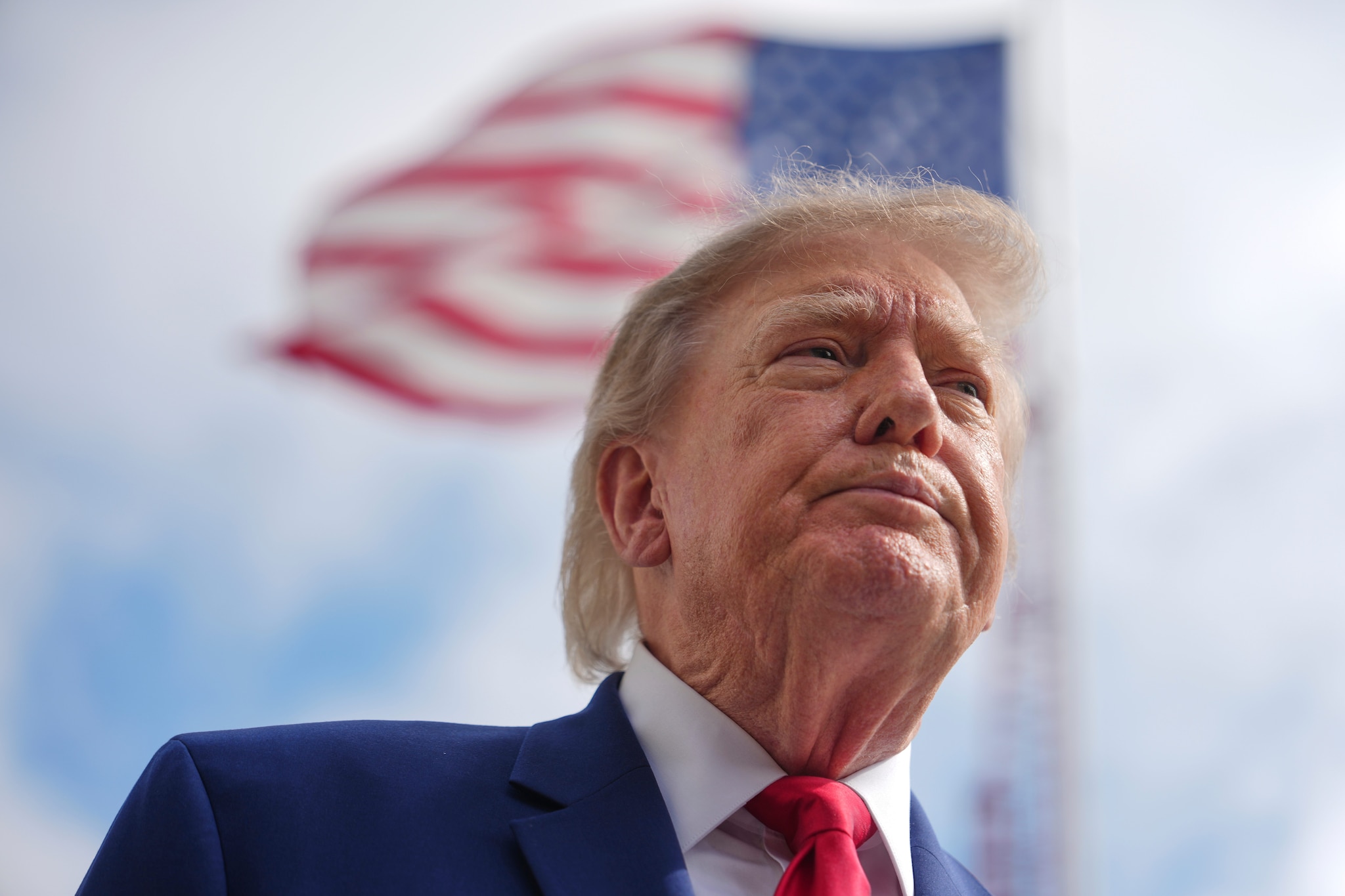 Trump sospende le nuove sanzioni su petrolio e gas della Russia: sarebbero scattate domani