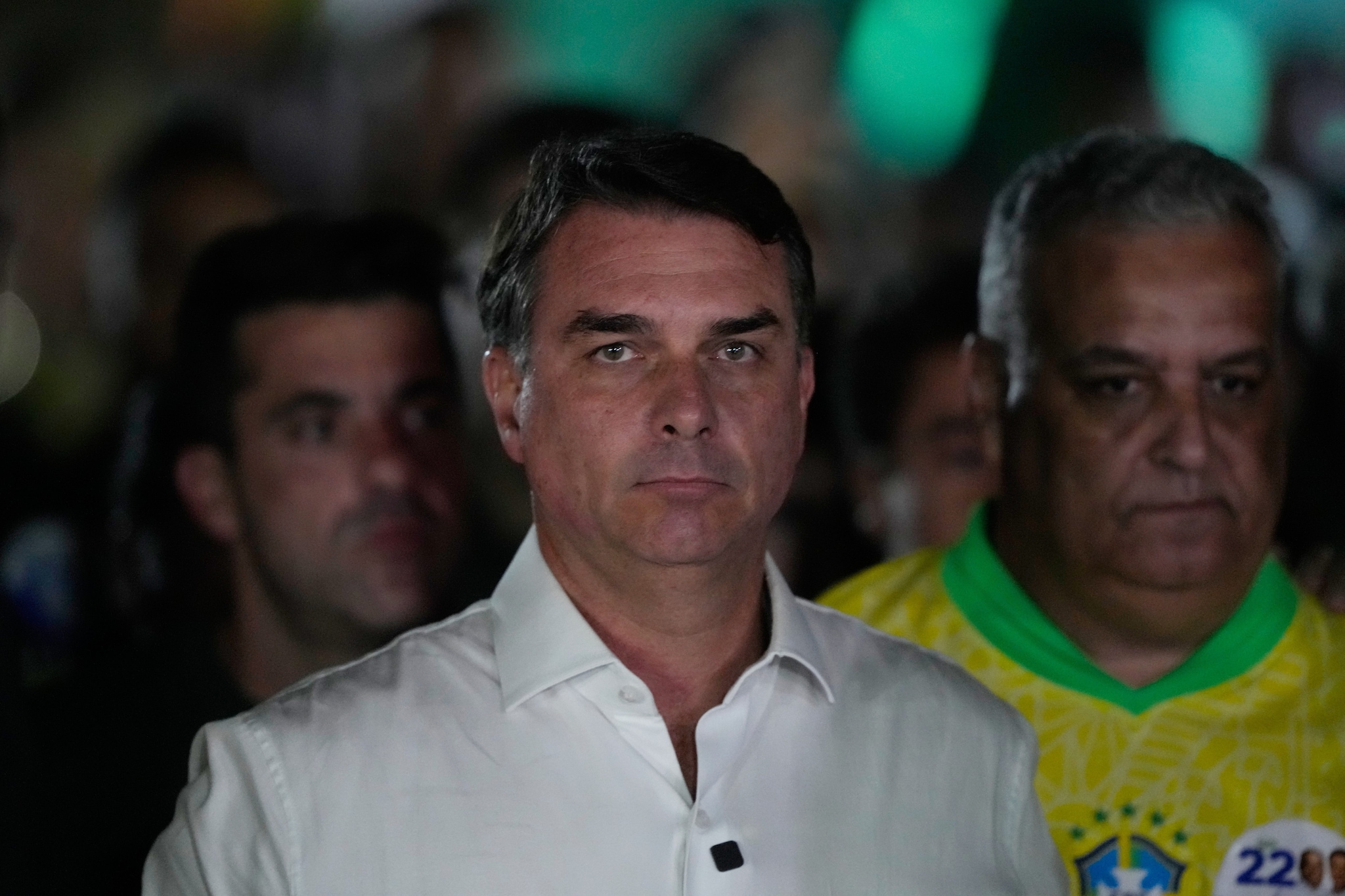 Perché Bolsonaro è scappato negli Usa: tutte le accuse contro lo sfidante di Lula alle elezioni in Brasile