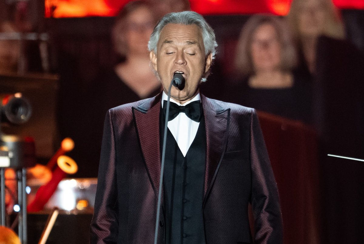 Andrea Bocelli, polemica in Indonesia: chiesto lo stop di due concerti per il suo presunto sostegno a Israele