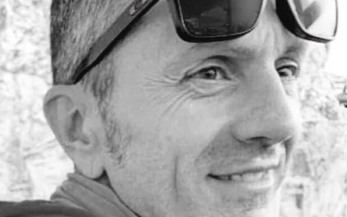 Este, travolto da un’auto mentre va al lavoro in bici: Diego muore a 54 anni a pochi metri da casa