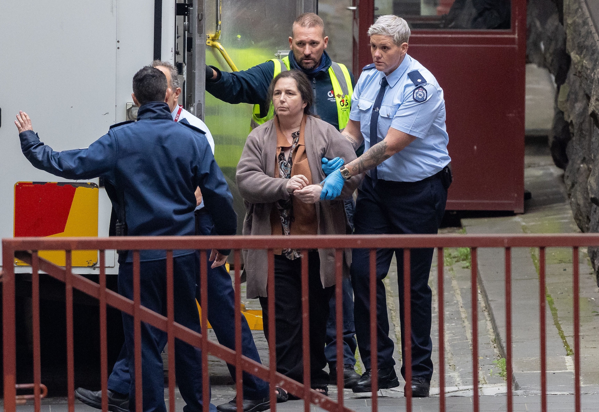 Uccise i suoceri con funghi velenosi, Erin Patterson non uscirà mai dal carcere: "Crimine freddo e calcolato"