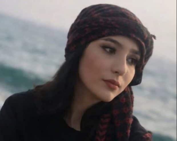 In Iran un post sui social costa la vita alla 23enne Najmeh Amini: condannata a morte perché "blasfema"