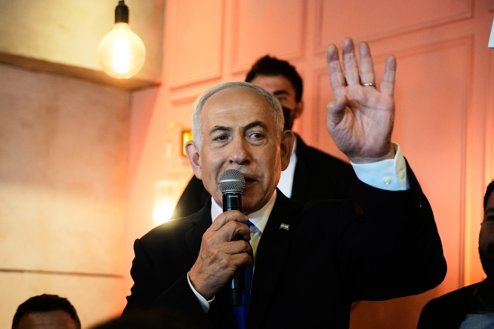 Elezioni Israele, il capo dell’Accademia delle Scienze: “Se perde, Netanyahu scatena il caos. Rischio guerra civile”