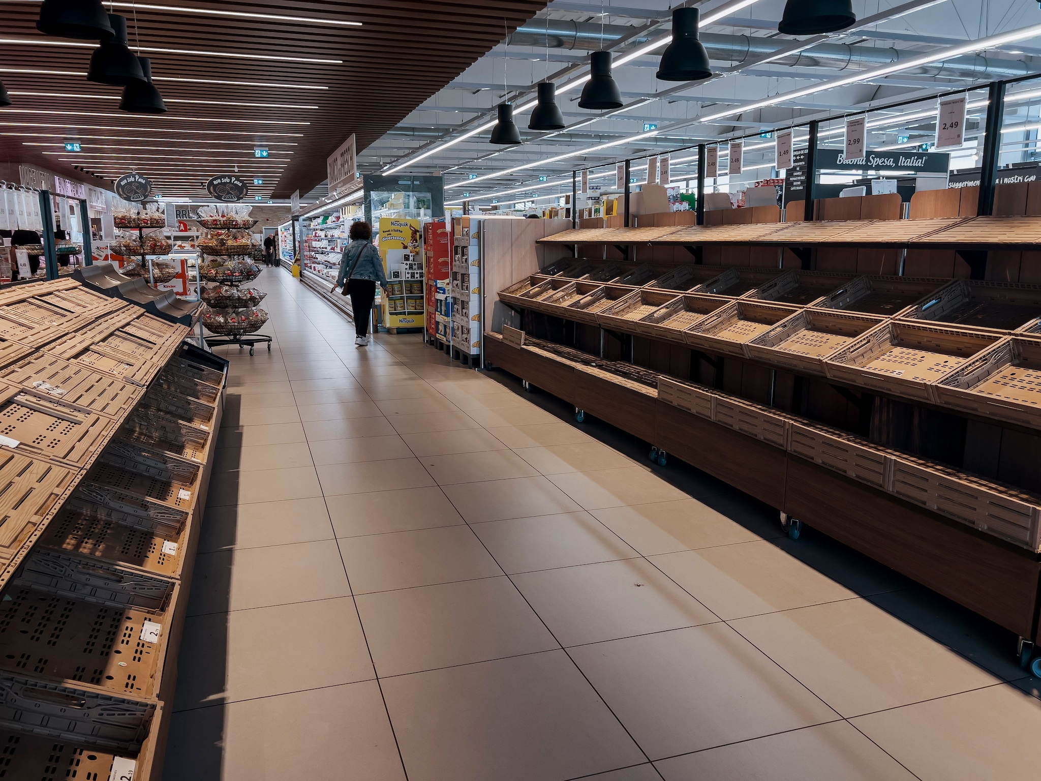 Protesta tir, quando tornano le merci nei supermercati: "Almeno una settimana dalla fine dello sciopero"