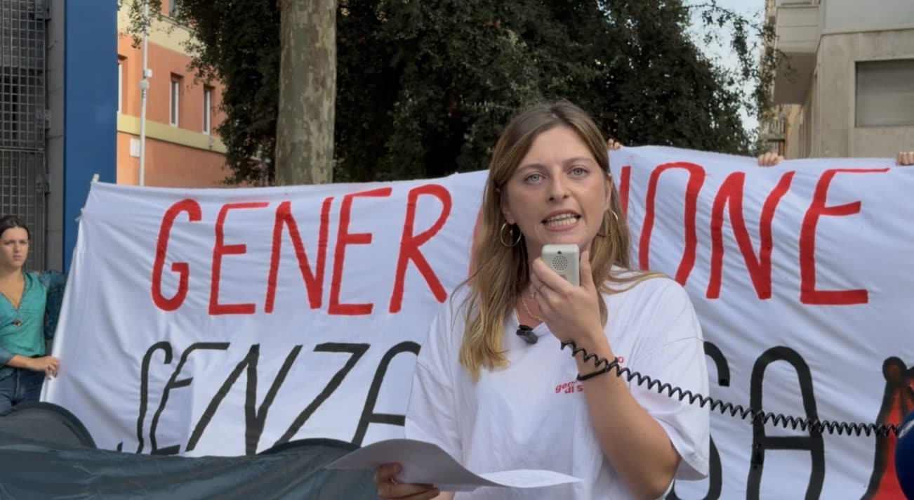 Emergenza casa, i Giovani Dem protestano con le tende a Roma: "Il Piano del governo è di cartone"