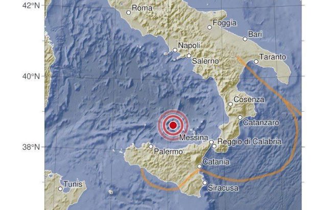 Terremoto in Sicilia, allerta maremoto arancione dopo la scossa di magnitudo 5: scuole evacuate a Palermo