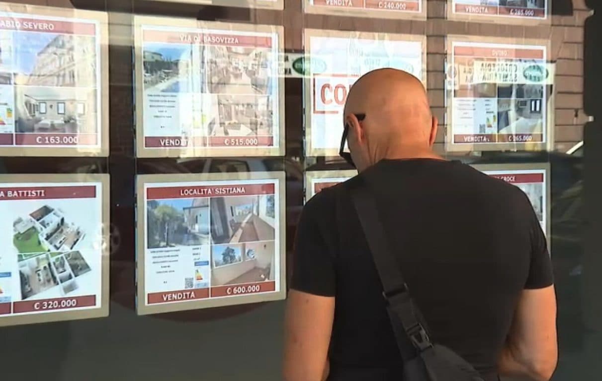 Guadagna 2.100 euro al mese ma non riesce a comprare casa: "Le banche danno soldi solo a chi ha già i soldi"