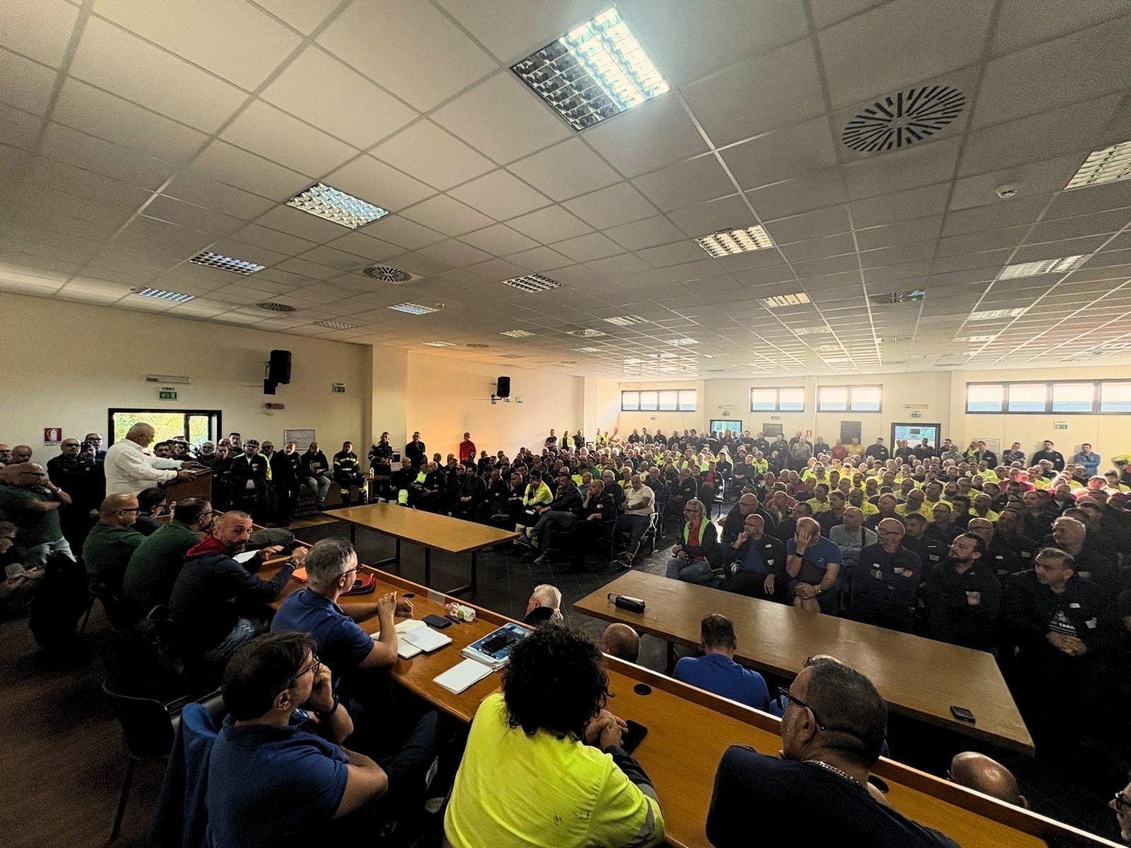 Ex Ilva di Taranto, Corte d'Appello Milano conferma stop altiforni: "Siamo 4 mila lavoratori a rischio, c'è rabbia"