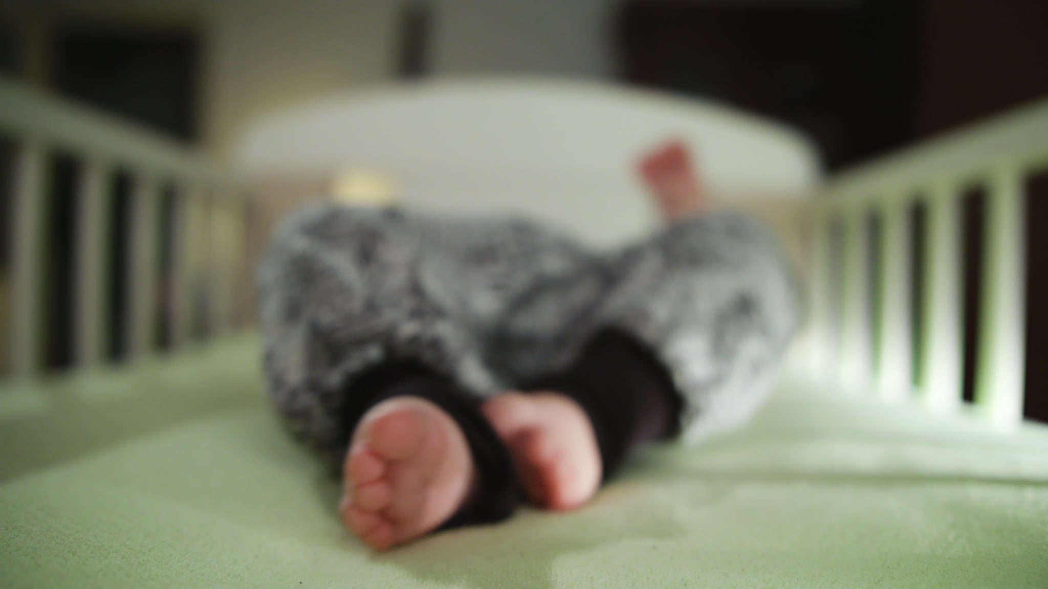 Bimbo di 1 anno morto nel suo lettino a Mogliano Veneto, indagata la babysitter 21enne