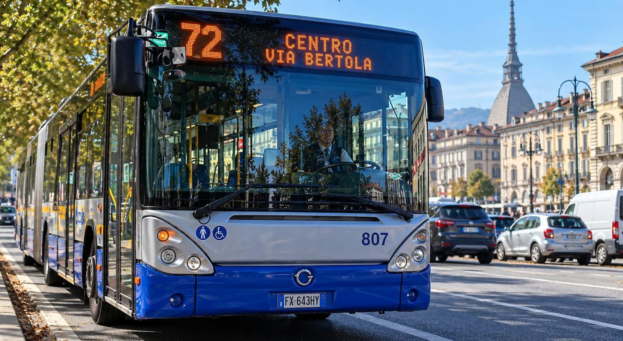 "Sei troppo felice": quindicenne minacciata sul bus a Torino: "Voleva prendermi a calci"