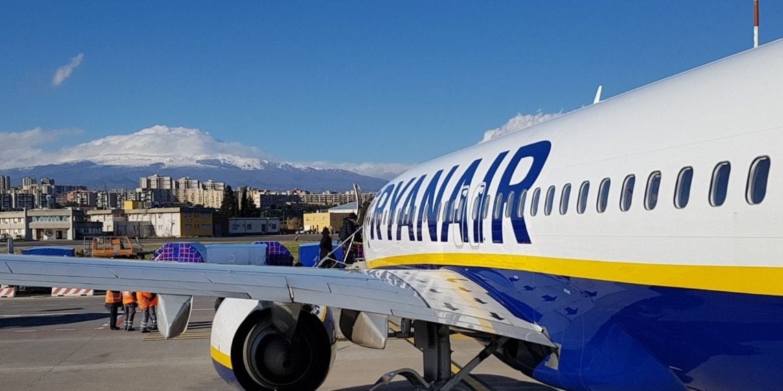 Volo Ryanair Catania-Venezia in ritardo di quasi 6 ore, passeggeri bloccati in aeroporto