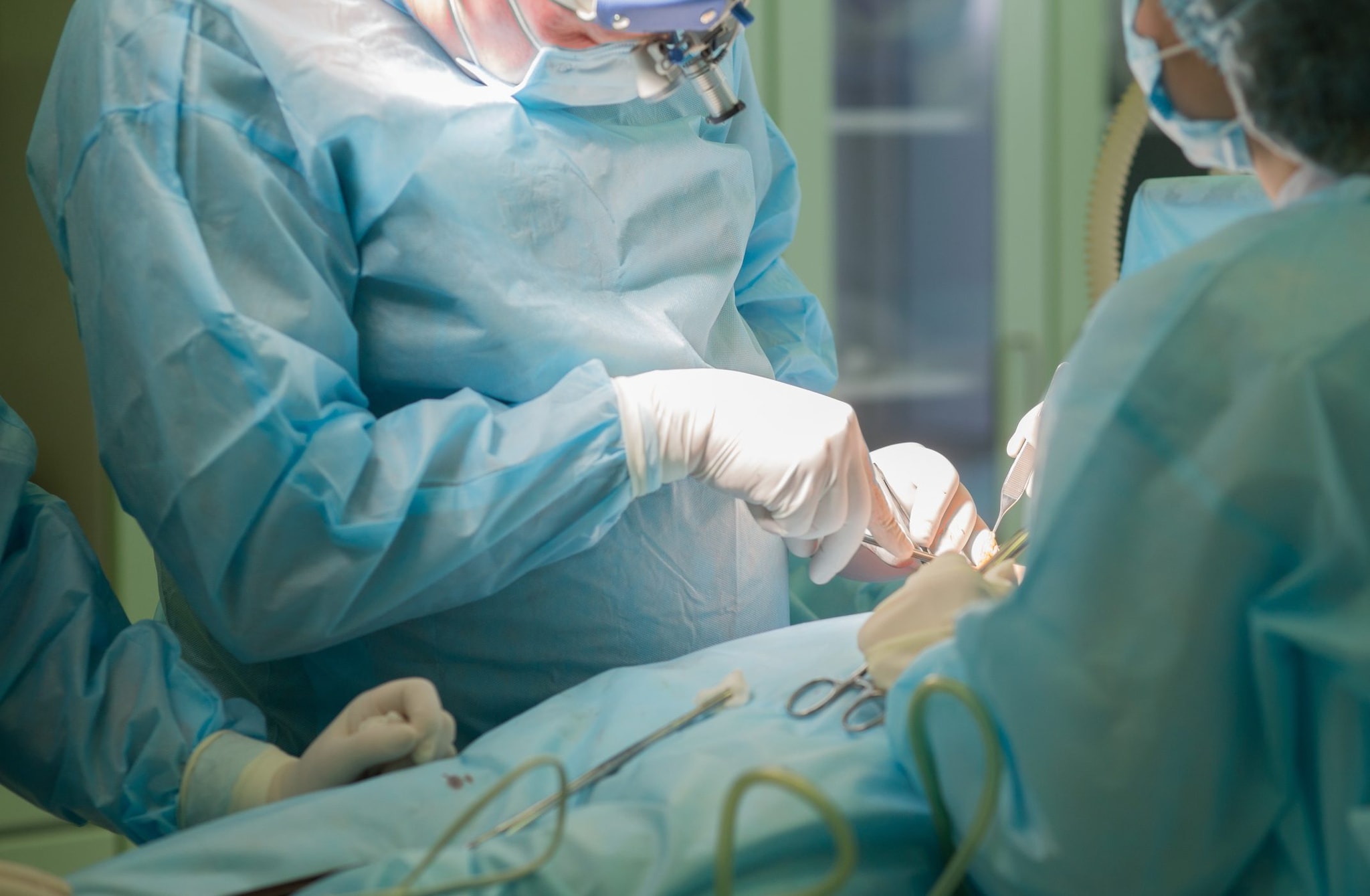 Oltre 100 protesi al pene coi soldi dello Stato, costano oltre 8mila euro: cinque medici indagati ad Agrigento