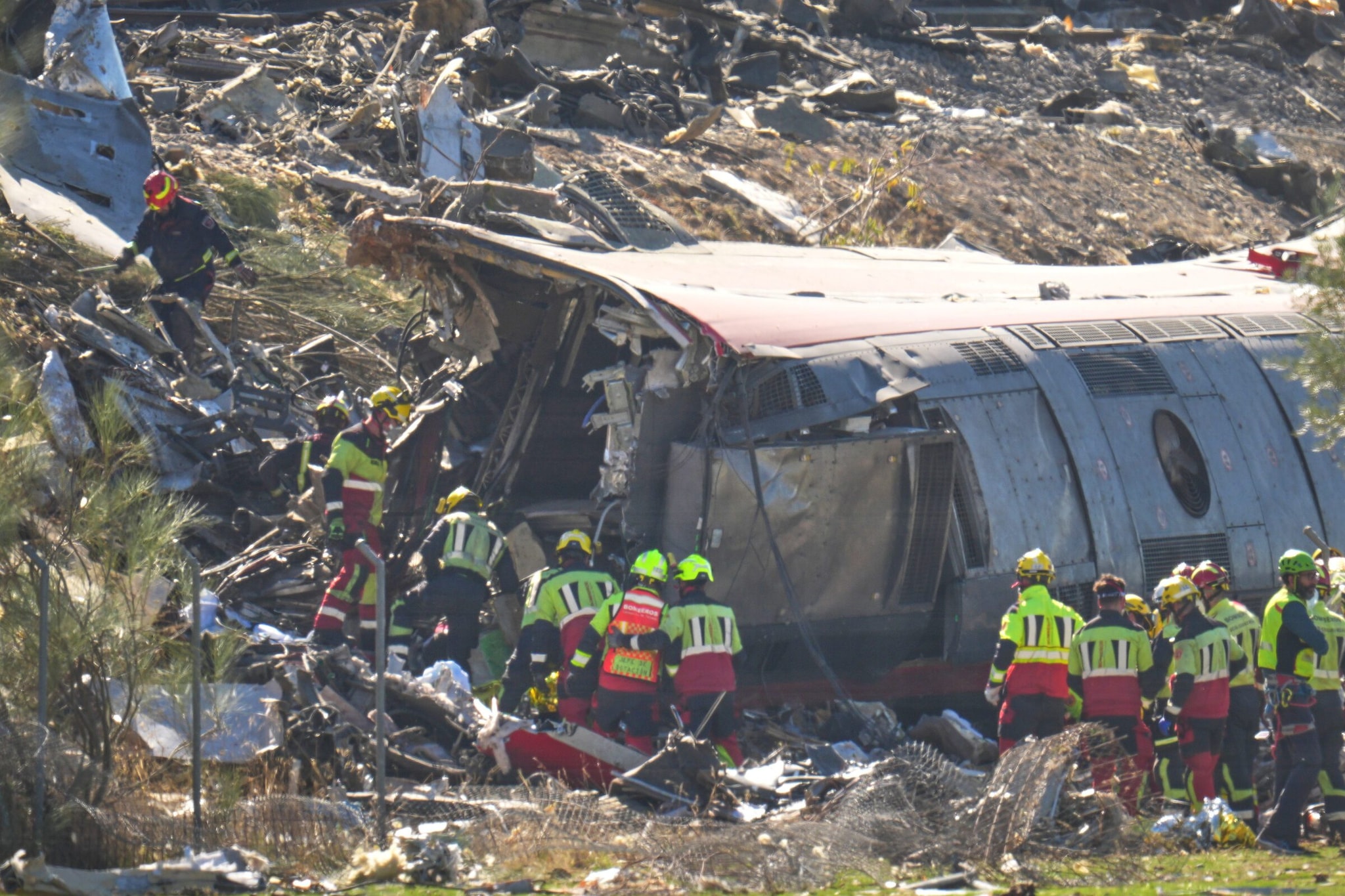 Incidente Spagna, un sopravvissuto a Fanpage: "Botto fortissimo, mi sono ritrovato in un'altra carrozza"