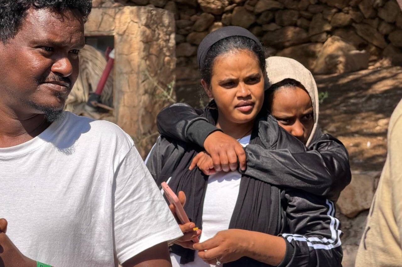 "Ho perso 3 figli, uno mi è scivolato dalle braccia": il dramma di Fakadu, sopravvissuta al naufragio a Lampedusa
