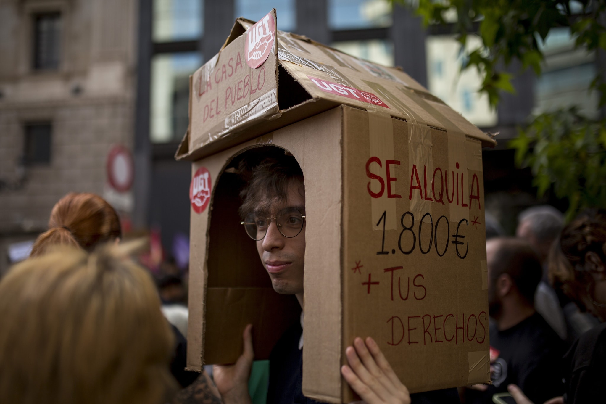 "A Barcellona cercai casa per 1 anno. Le proteste? Cittadini arrabbiati per il comportamento inumano della politica"