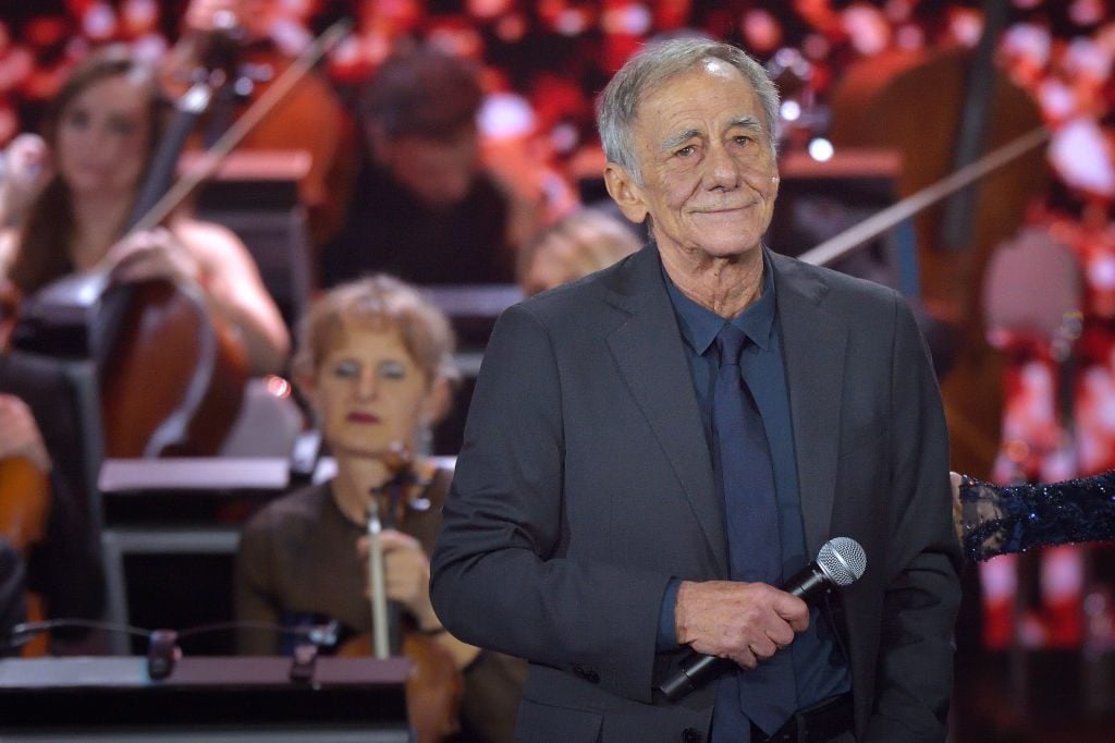 Roberto Vecchioni si esibisce a Roma dopo i concerti annullati: "Forse sarà l'ultima, per molti mesi non potrò cantare"