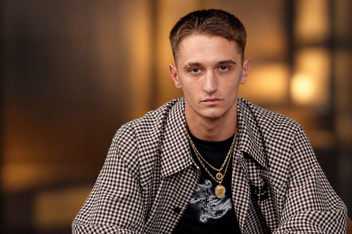 22 Simba: "Con la fama ho comprato casa, mica collane. Ti riempiono di soldi e sperano ti passi la rabbia sociale"