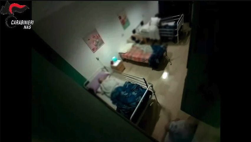Anziani maltrattati in una casa di riposo abusiva a Taranto: a uno sono stati rubati 40mila euro