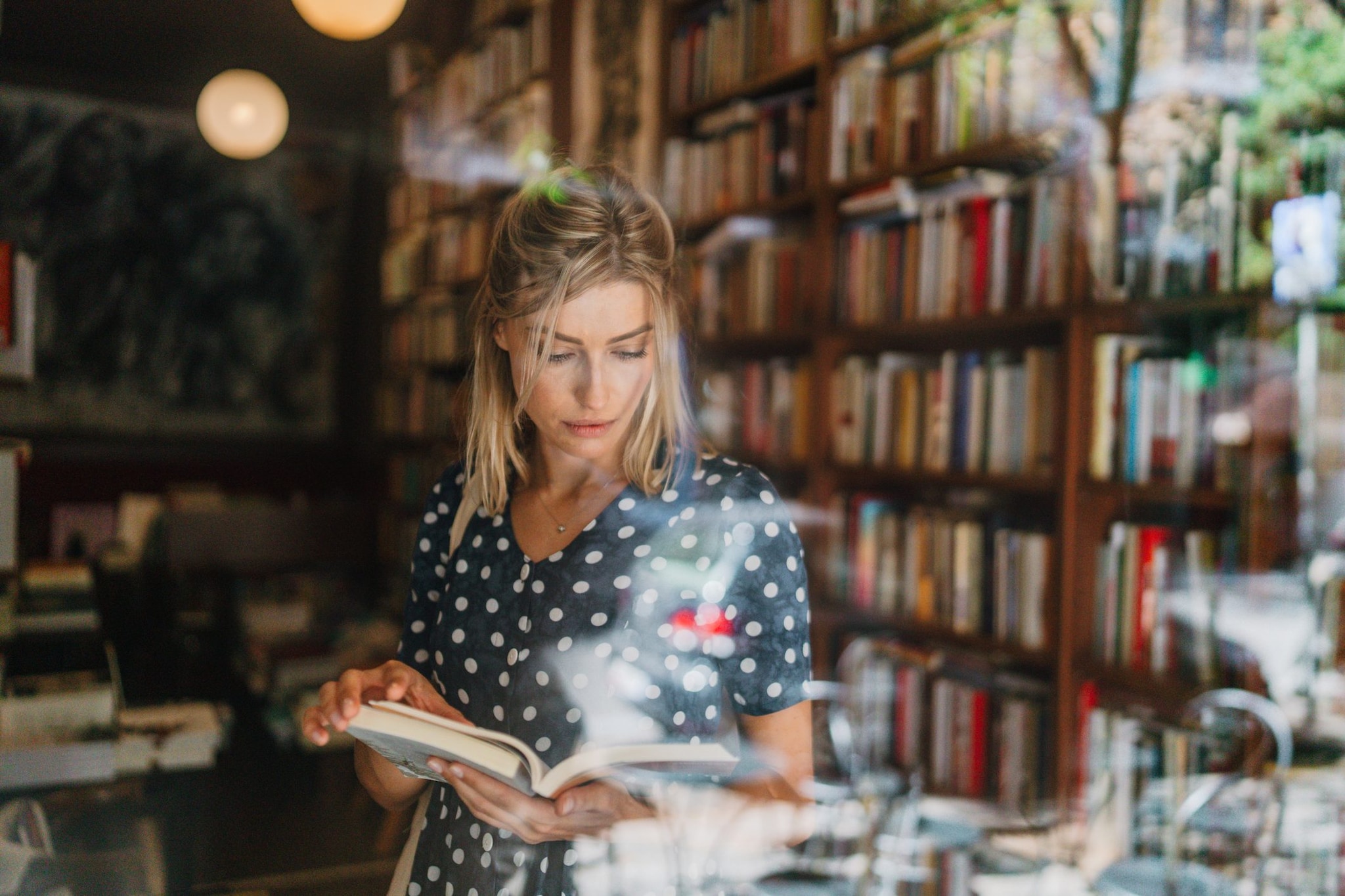 Viviamo nell'epoca dei manuali per vivere meglio: i libri di self-help sono sempre più venduti