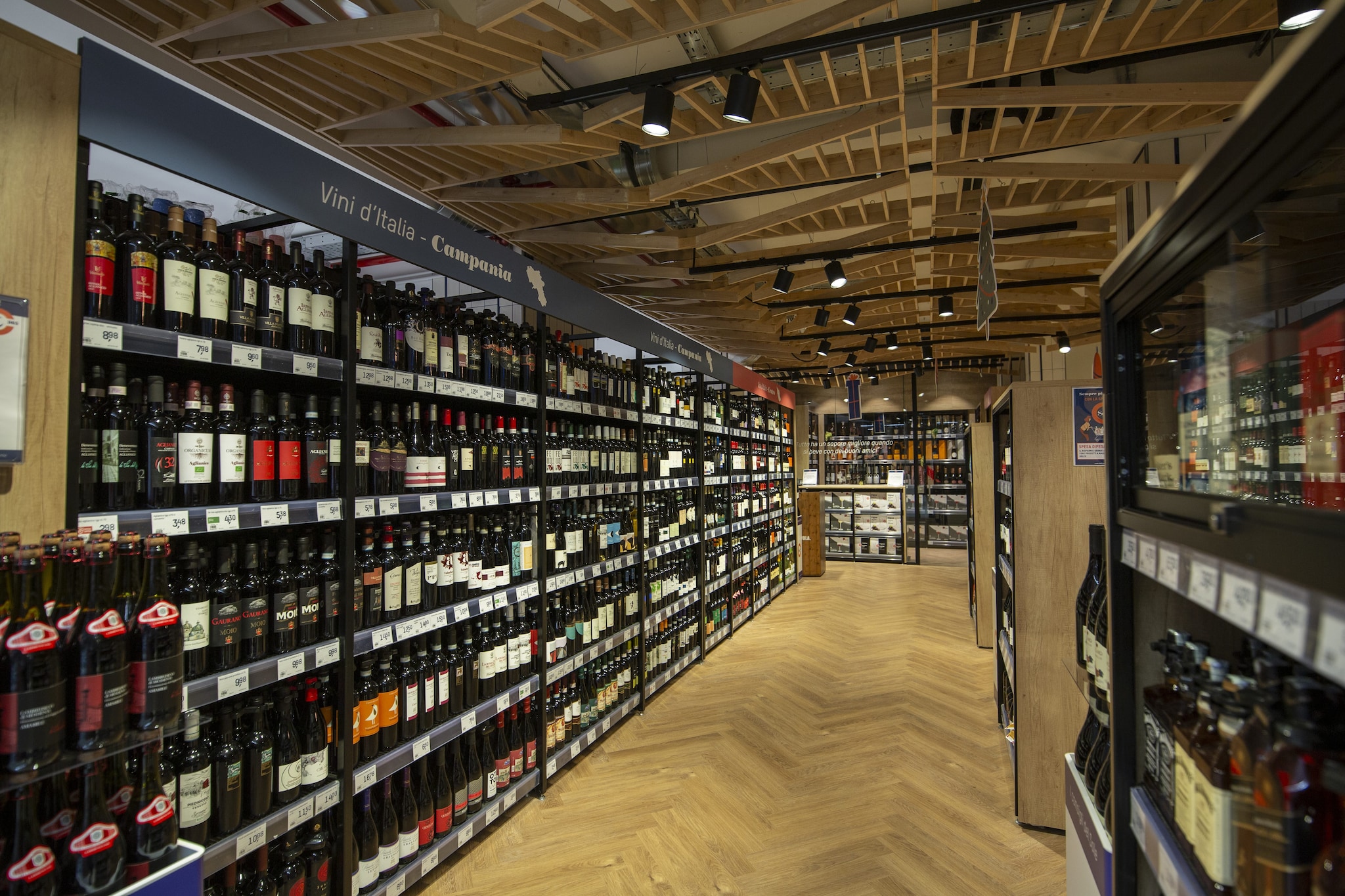 Novembre, tempo di vino novello e non solo: ecco quali calici scegliere in autunno