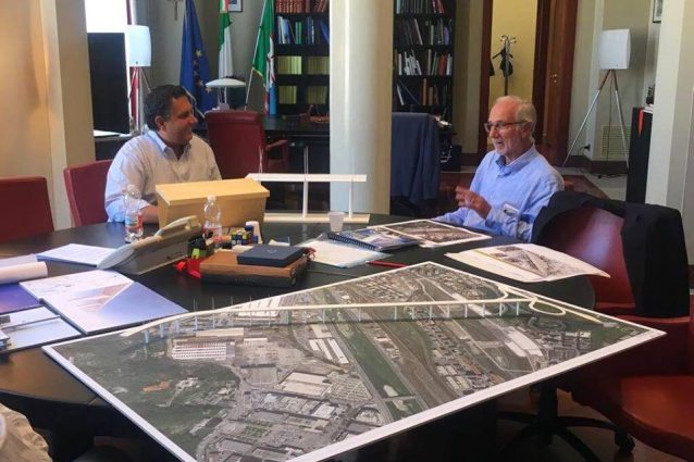 Renzo Piano nella sede della Regione Liguria con il governatore Giovanni Toti