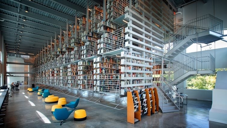 Mui Ho Fine Arts Library, la biblioteca dove i libri sono sospesi