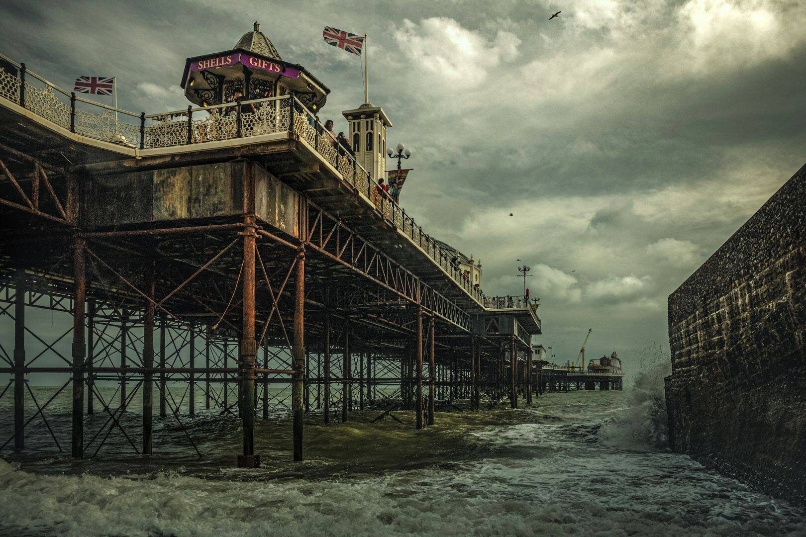 Il vincitore assoluto dell’Historic Photographer of the Year 2020 è questa immagine del Brighton Palace Pier di Michael Marsh