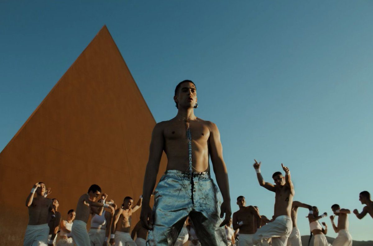Tratto dal video di Klan di Mahmood a Fiumara d’Arte, Messina