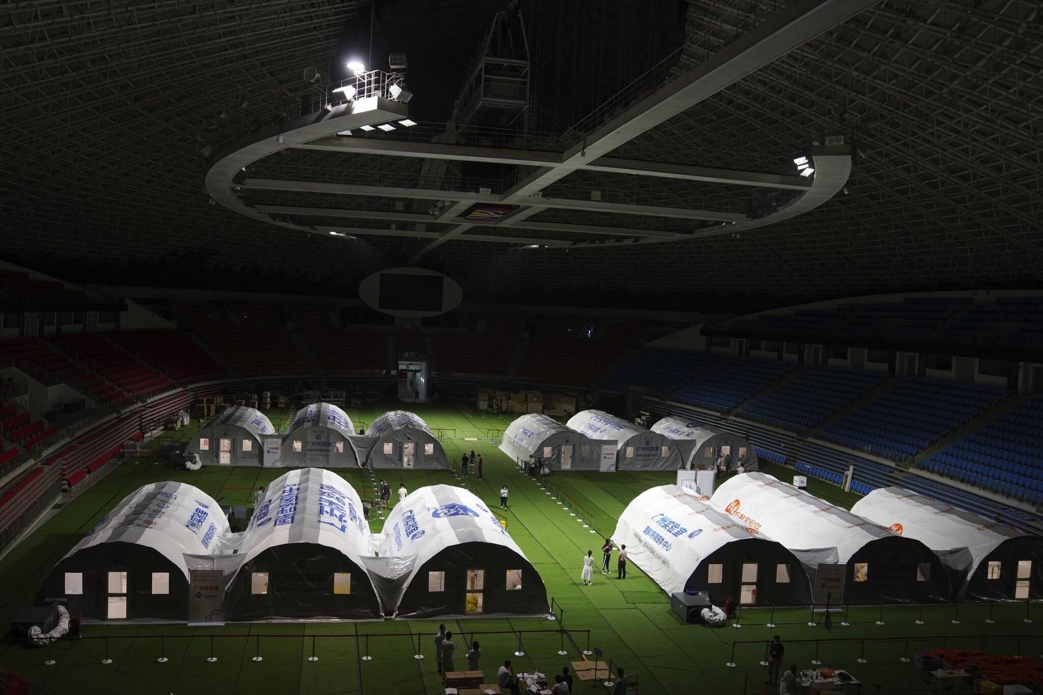 In Cina si progetta un enorme campo di quarantena contro la variante Delta che si diffonde