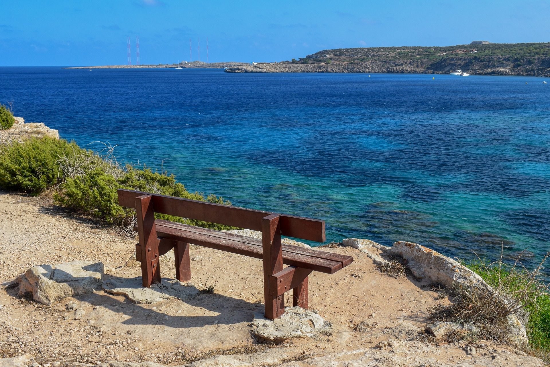 Una panchina vista mare – Pixabay License
