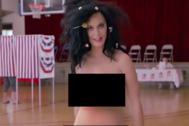 Katy Perry nuda e con i capelli arruffati: il video per sostenere Hilary Clinton