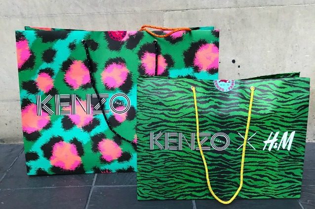 Modaioli in delirio: file di notte per avere un capo della collezione Kenzo x H&M