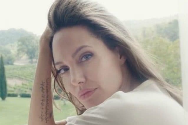 Angelina Jolie testimonial Guerlain: a 41 anni è più bella che mai