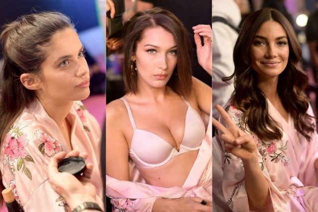 Tutte in mutande e reggiseno: ecco gli angeli di Victoria’s nel backstage della sfilata